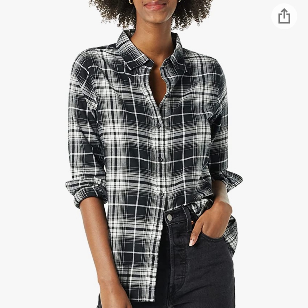 Amazon Essentials Women's Classic-Fit Long-Sleeve Lightweight Plaid Flannel